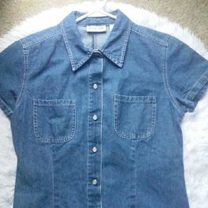 NWOT Vintage GAP Denim Point-Collar SnapButton Top